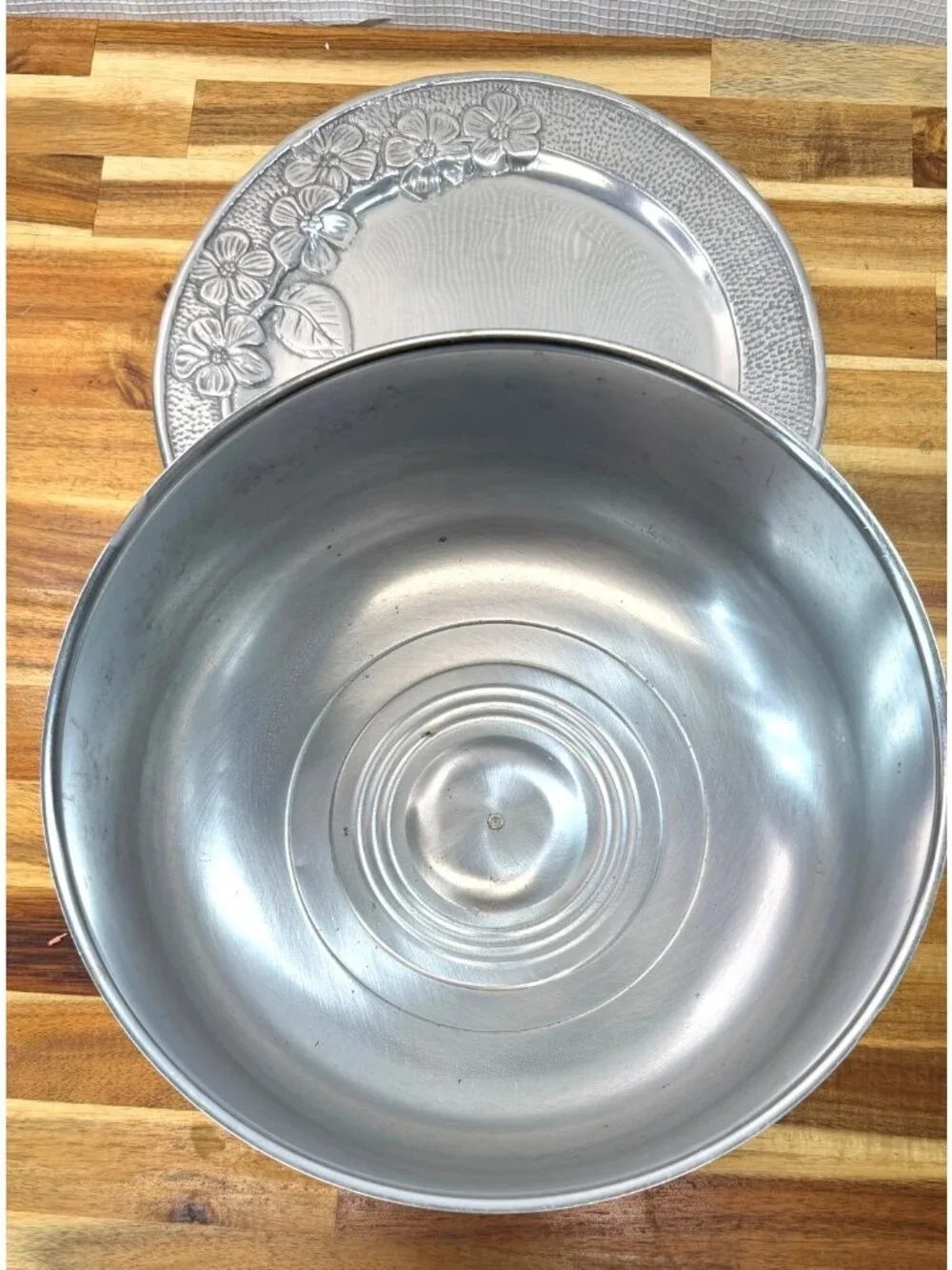 Vintage Mid-Century Modern Chrome Cake Dome and Tray Set.